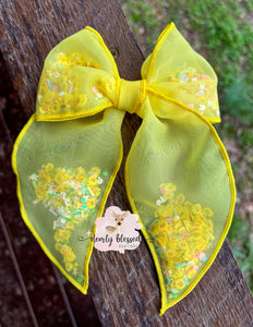 Baby chick shaker  bow