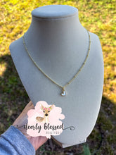 Load image into Gallery viewer, Love- Dainty heart necklace