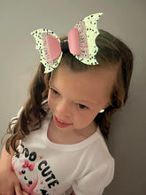 Load image into Gallery viewer, Summerween- Too cute to spook bows (Glitter Glows in the dark)