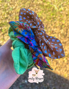 Bow tie scrunchies