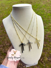 Load image into Gallery viewer, Shine- Bow necklace