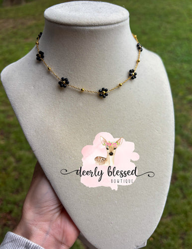 Black daisy necklace