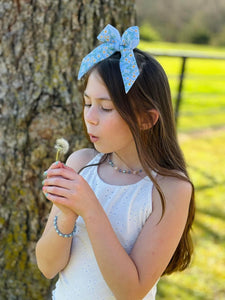 Daisy- Dainty Daisy bows